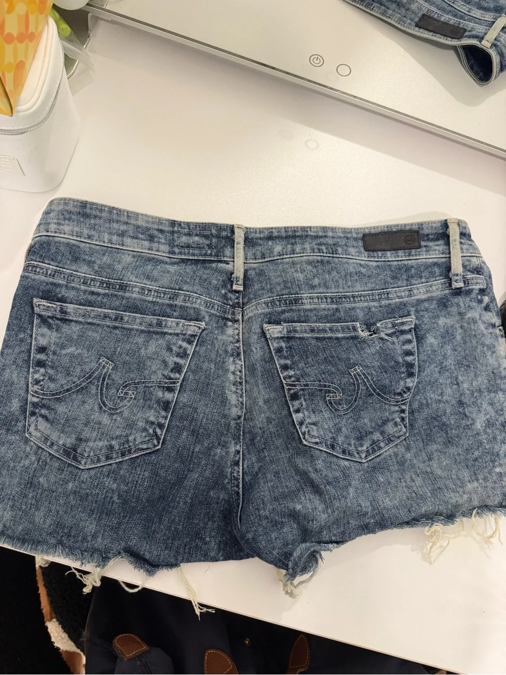 AG the Bonnie relaxed shorts size 29 distressed faded denim